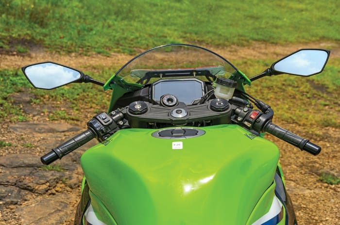 Kawasaki Ninja ZX-6R tank shot